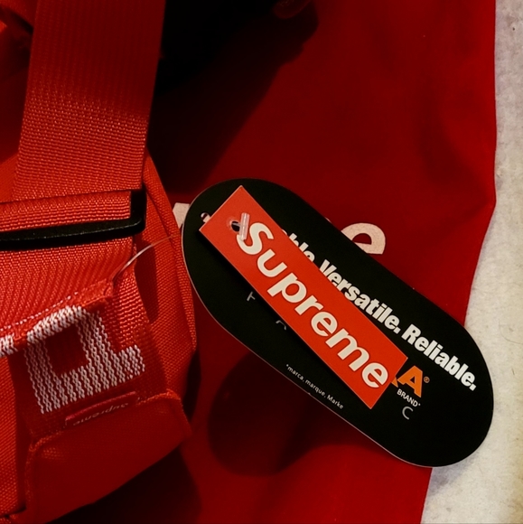 COPY - Supreme sidebag - Picture 2 of 5